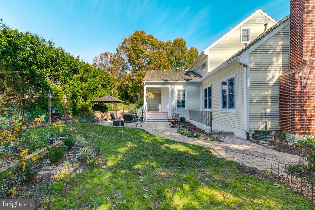 611 CATESBY COURT SW