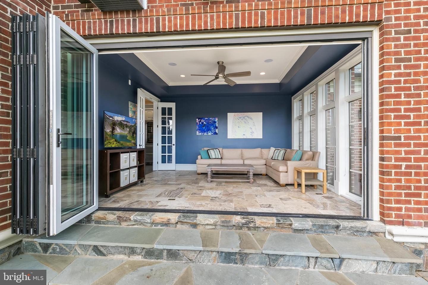 22694 Creighton Farms Dr