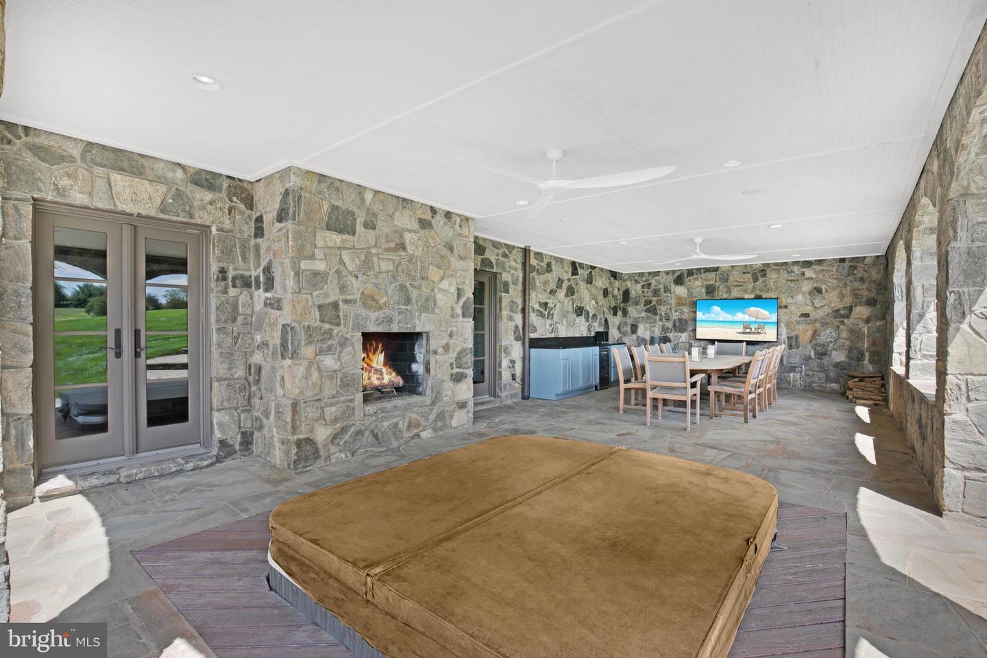 22694 Creighton Farms Dr