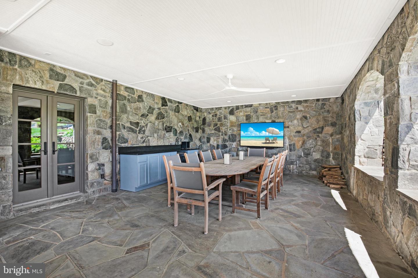 22694 Creighton Farms Dr