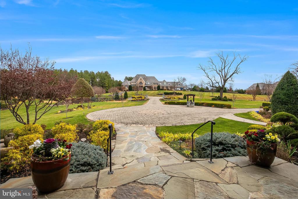 22665 CREIGHTON FARMS DRIVE