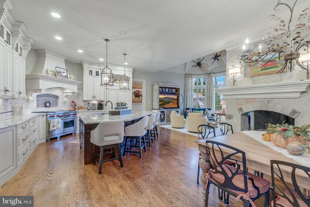 22665 CREIGHTON FARMS DRIVE