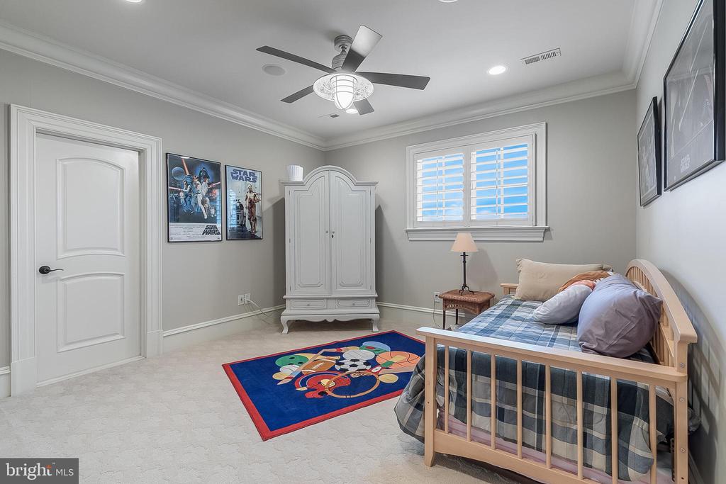 22665 CREIGHTON FARMS DRIVE