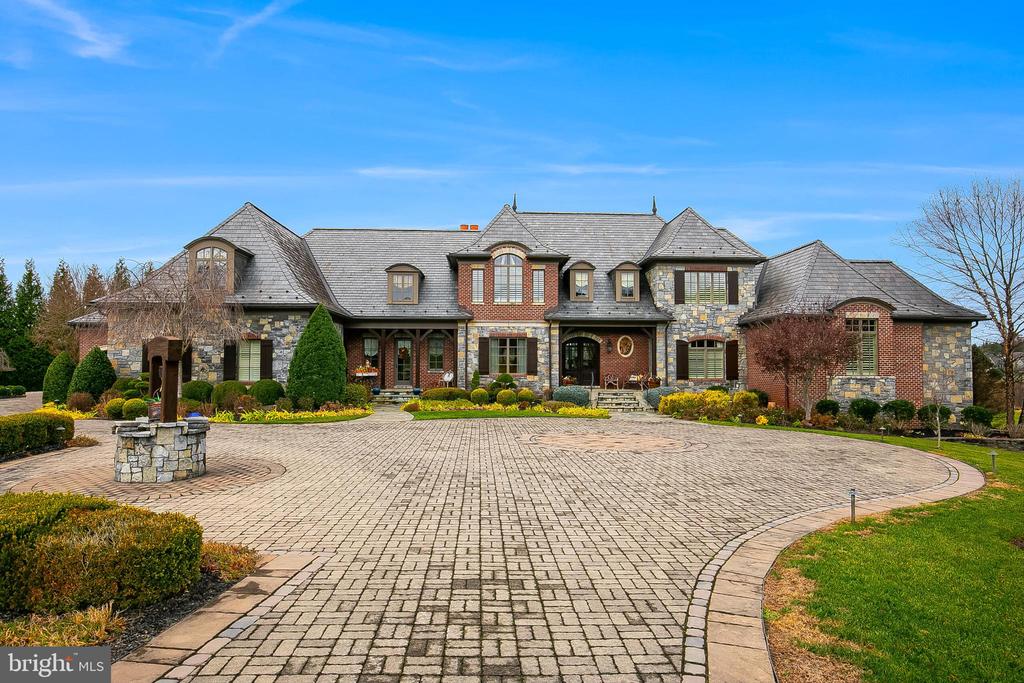 22665 CREIGHTON FARMS DRIVE