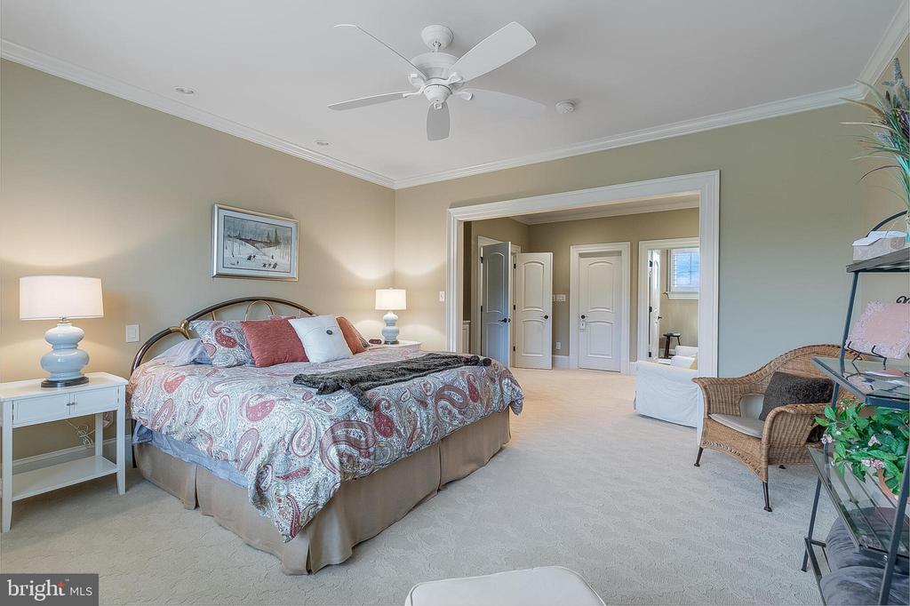 22665 CREIGHTON FARMS DRIVE