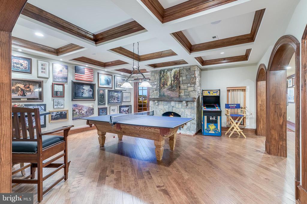 22665 CREIGHTON FARMS DRIVE