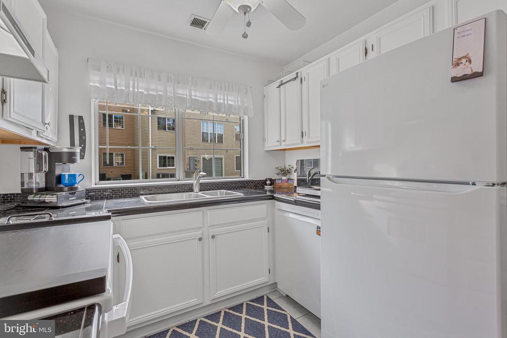 1130 HUNTMASTER TERRACE NE 102