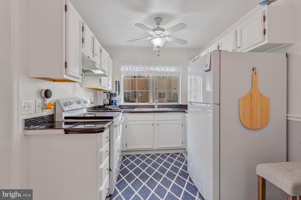 1130 HUNTMASTER TERRACE NE 102