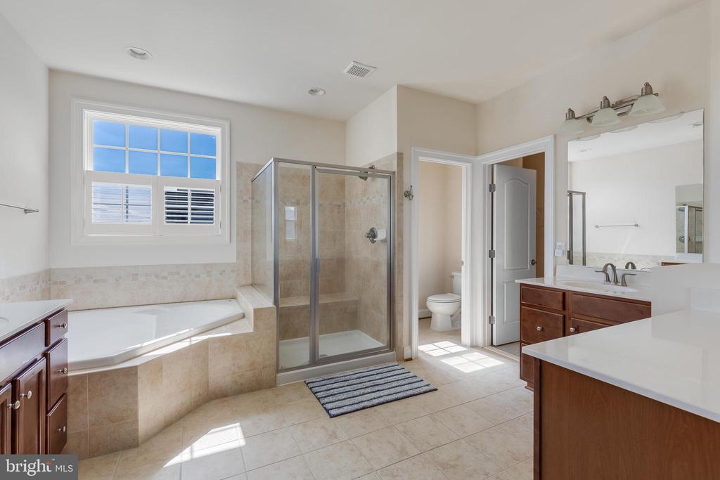 24531 FISHERMANS POND COURT