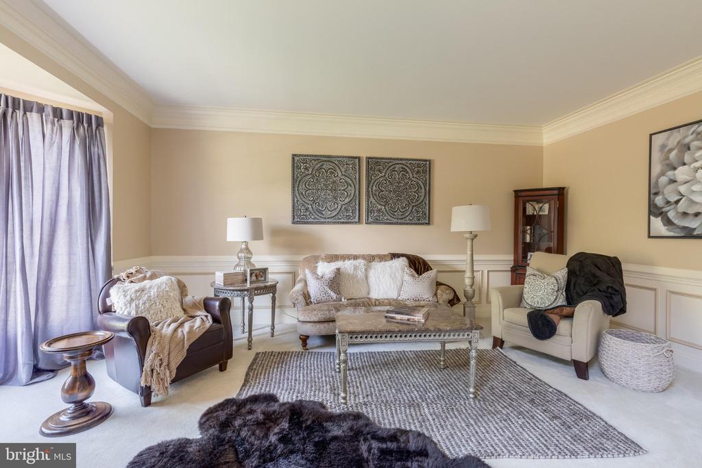 25554 MIMOSA TREE COURT