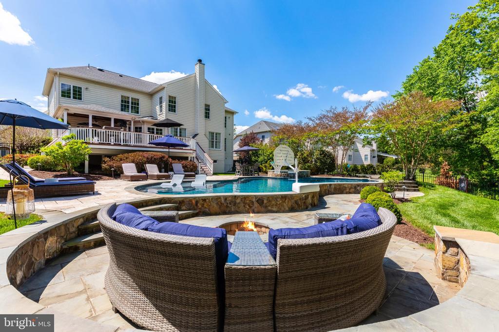 25554 MIMOSA TREE COURT