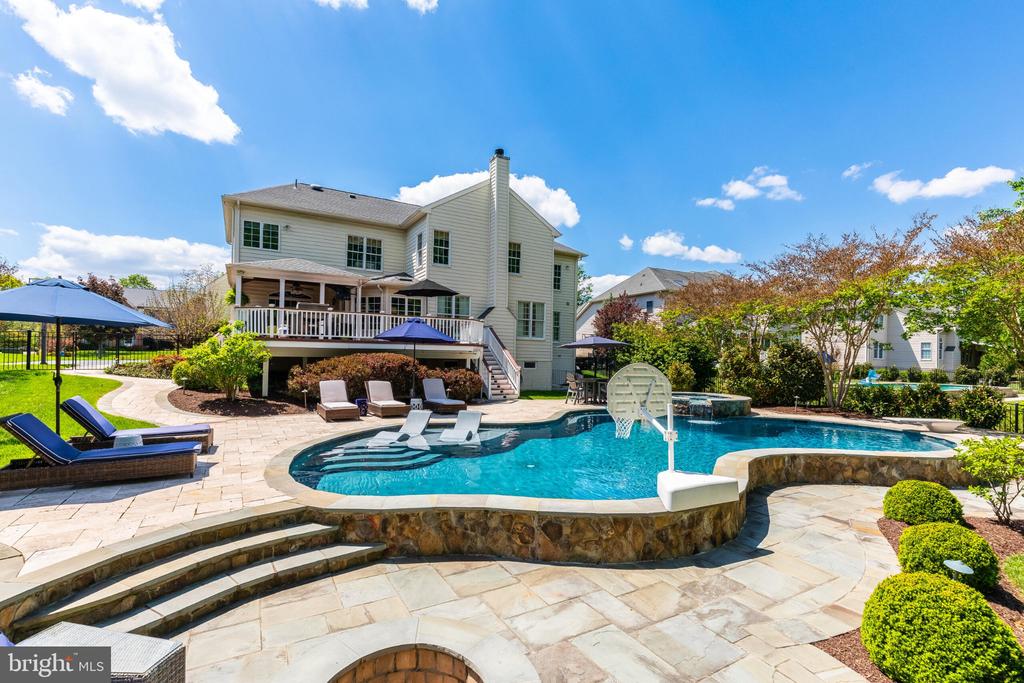 25554 MIMOSA TREE COURT