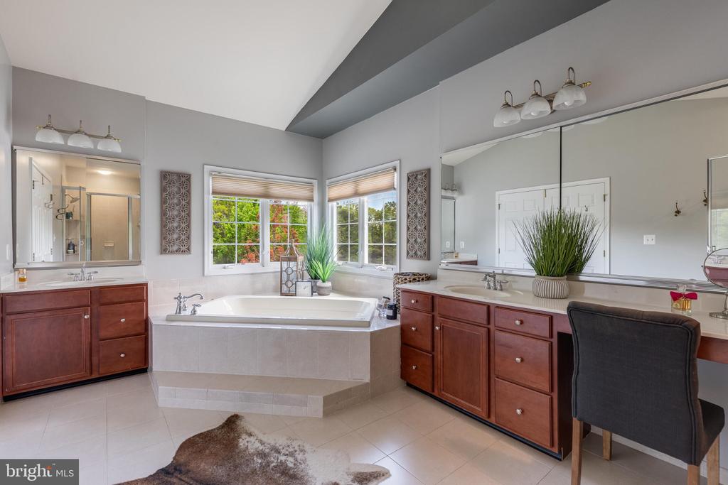 25554 MIMOSA TREE COURT