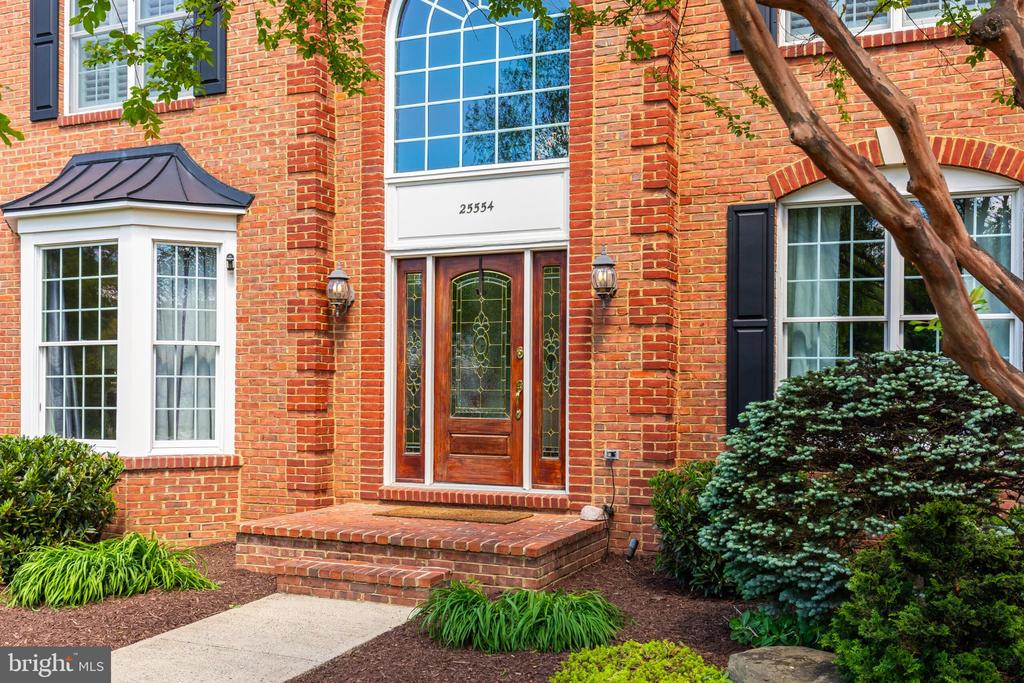 25554 MIMOSA TREE COURT