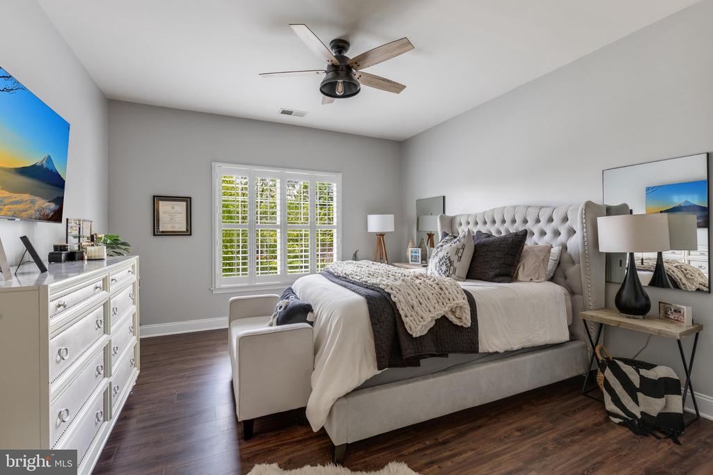 25554 MIMOSA TREE COURT