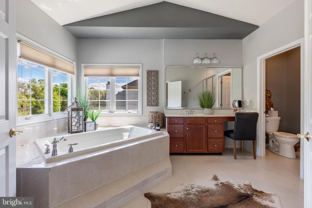 25554 MIMOSA TREE COURT