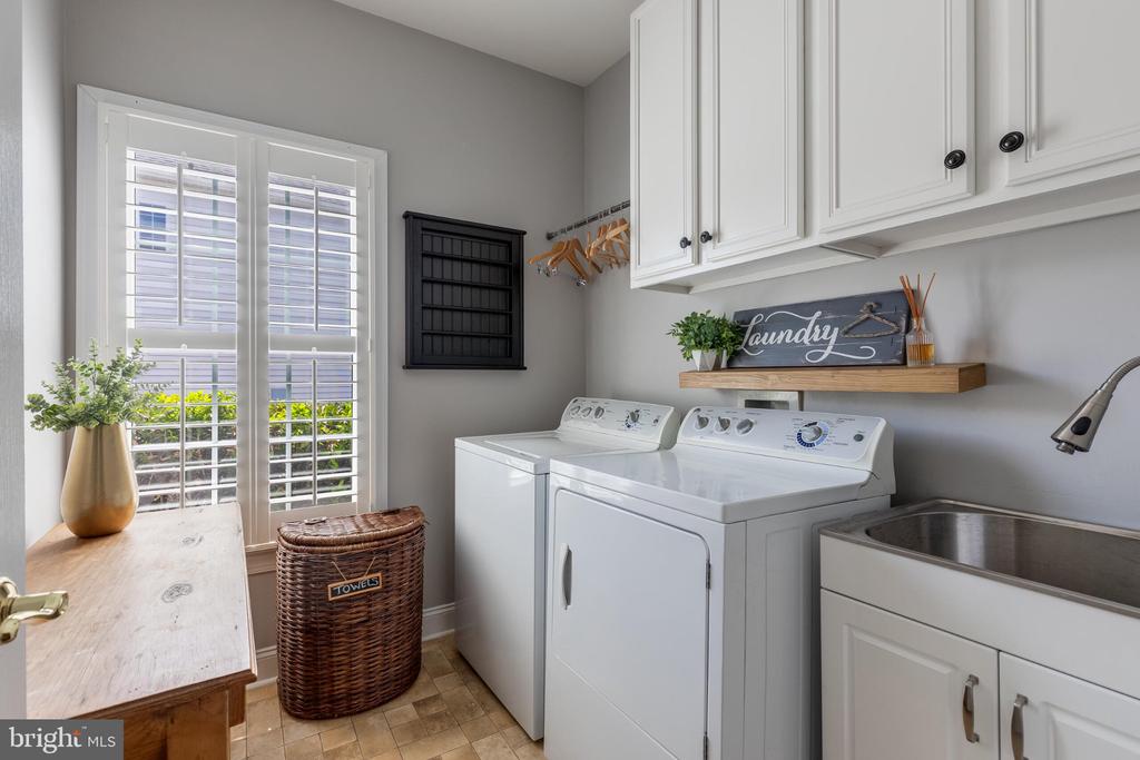25554 MIMOSA TREE COURT