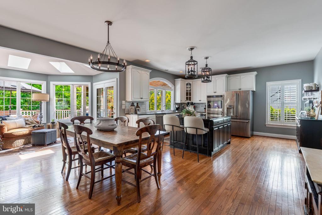 25554 MIMOSA TREE COURT