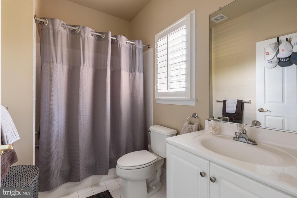 25554 MIMOSA TREE COURT