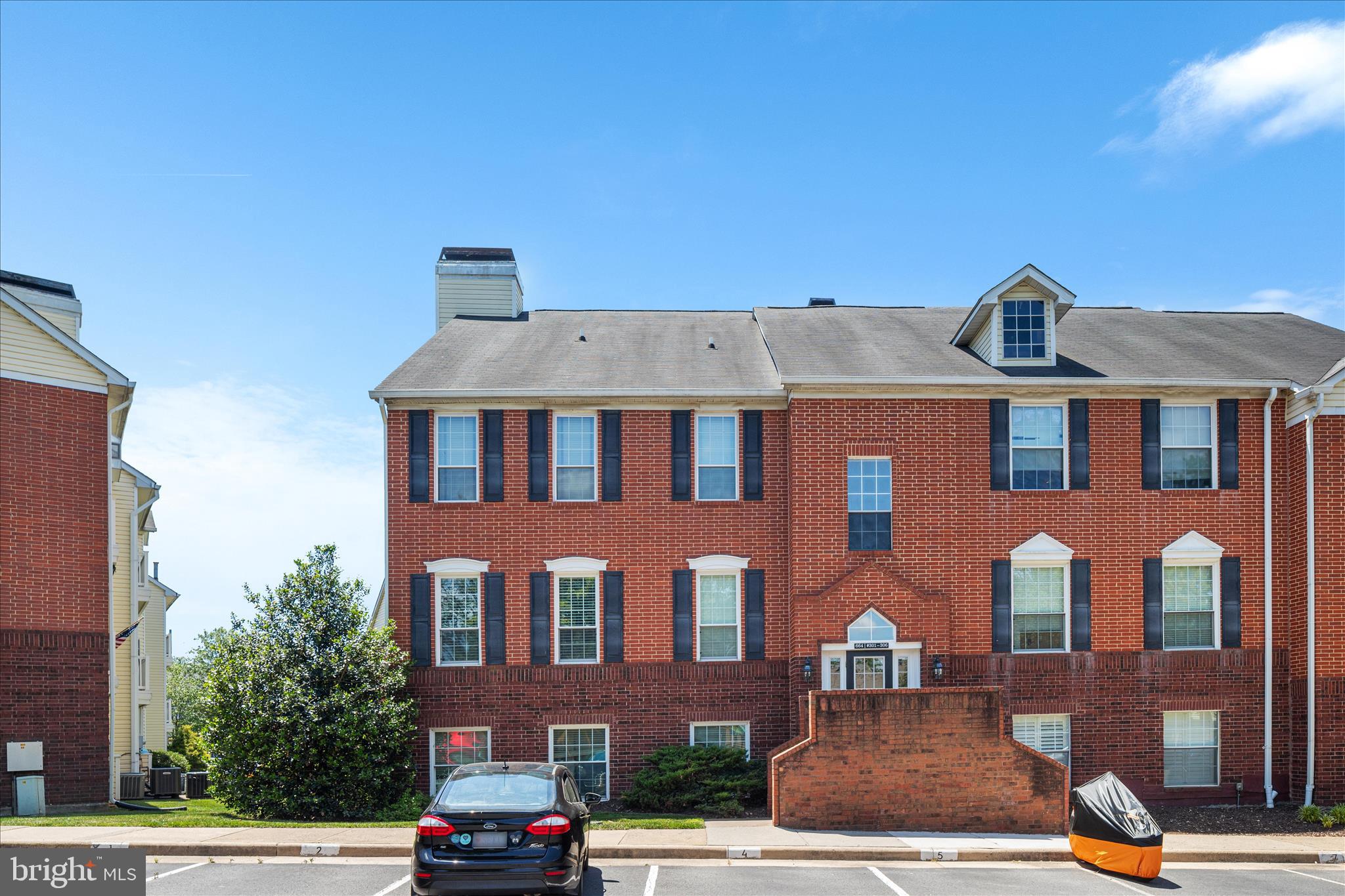 664 GATEWAY DRIVE SE 302