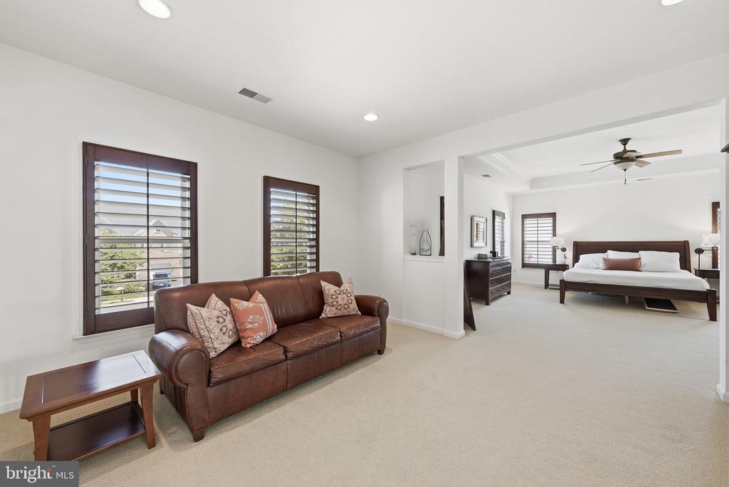 41897 WHITE MOUNTAIN COURT