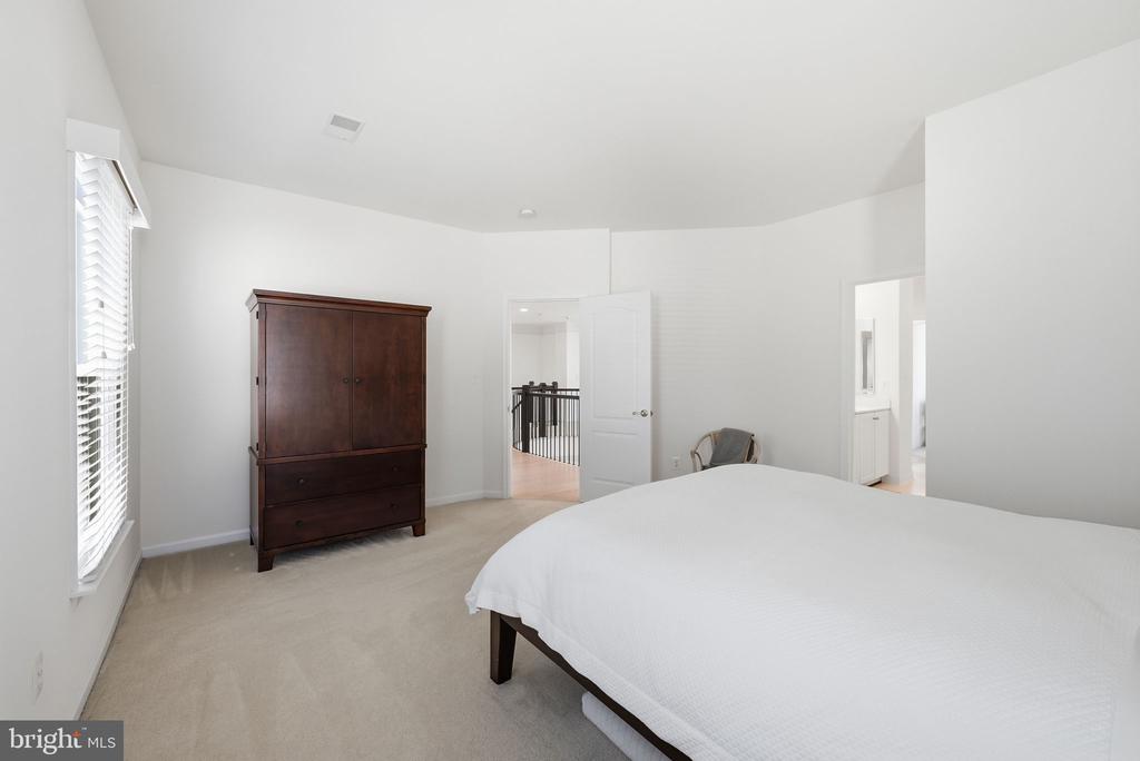 41897 WHITE MOUNTAIN COURT