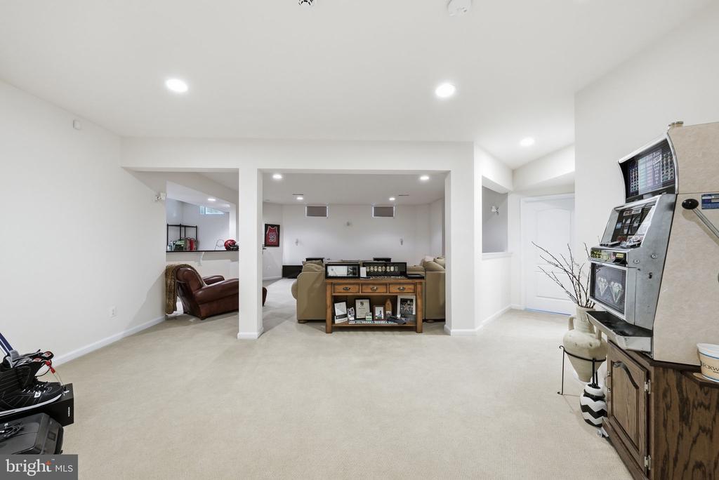 41897 WHITE MOUNTAIN COURT