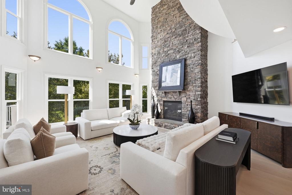 41897 WHITE MOUNTAIN COURT