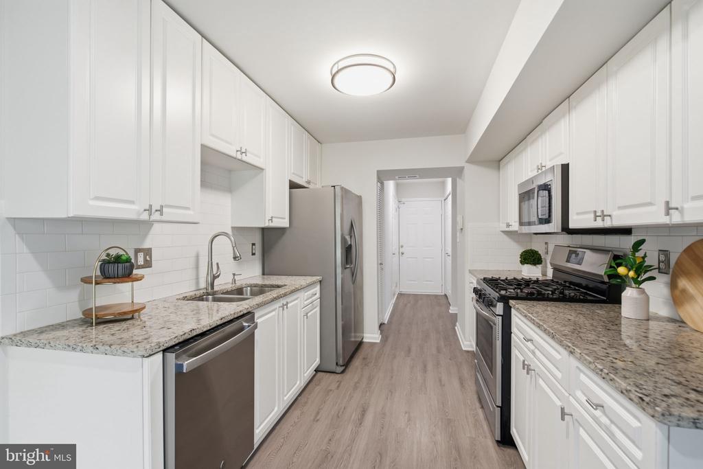 43414 EDGECLIFF TERRACE