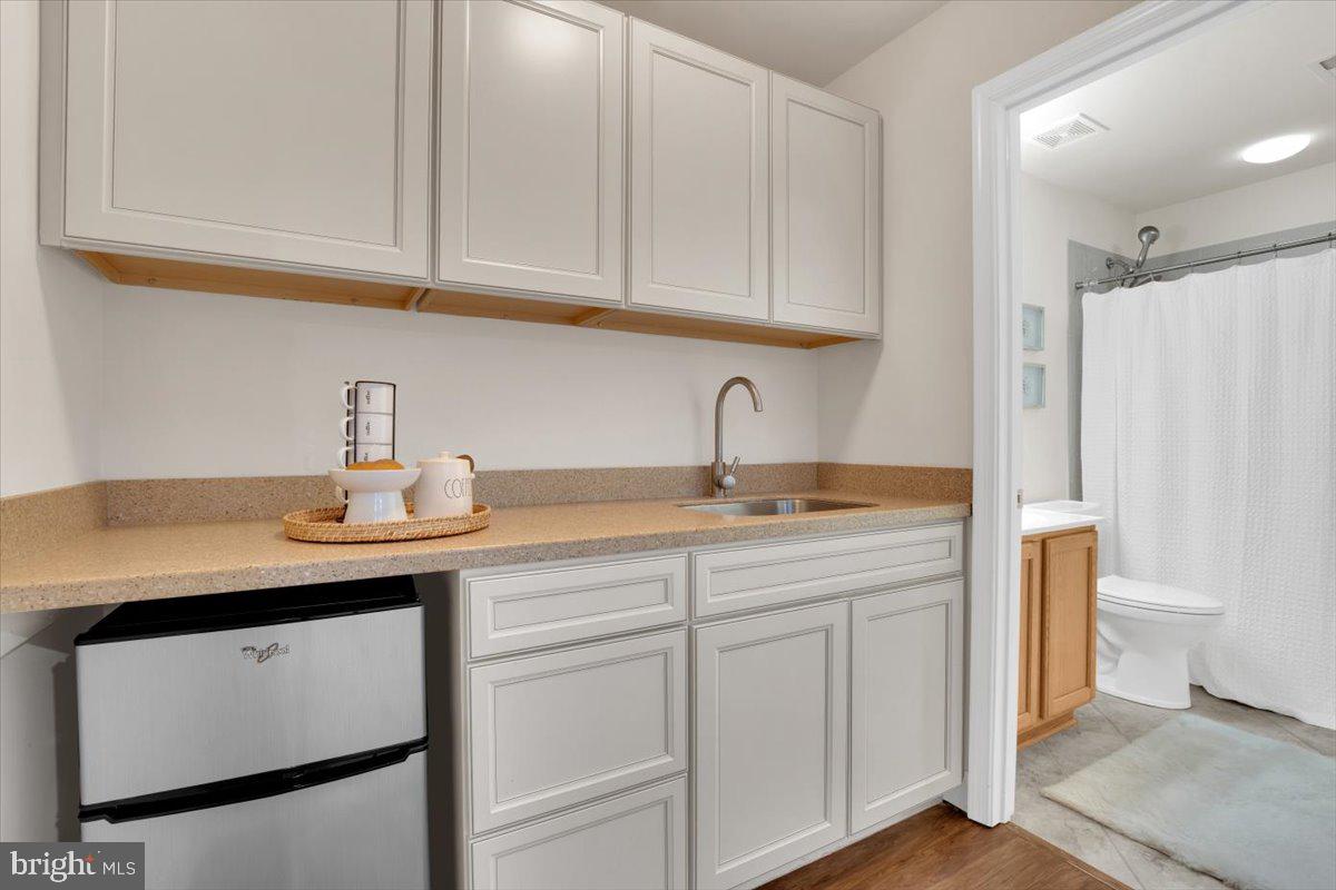 13736 Charismatic Way