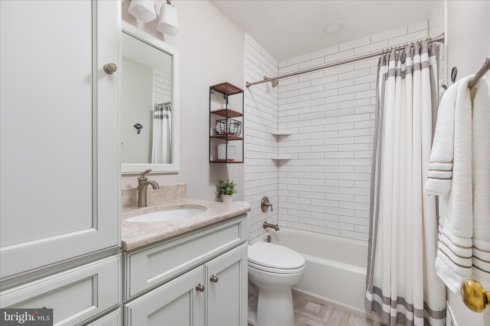 12852 VALLEYWOOD DRIVE