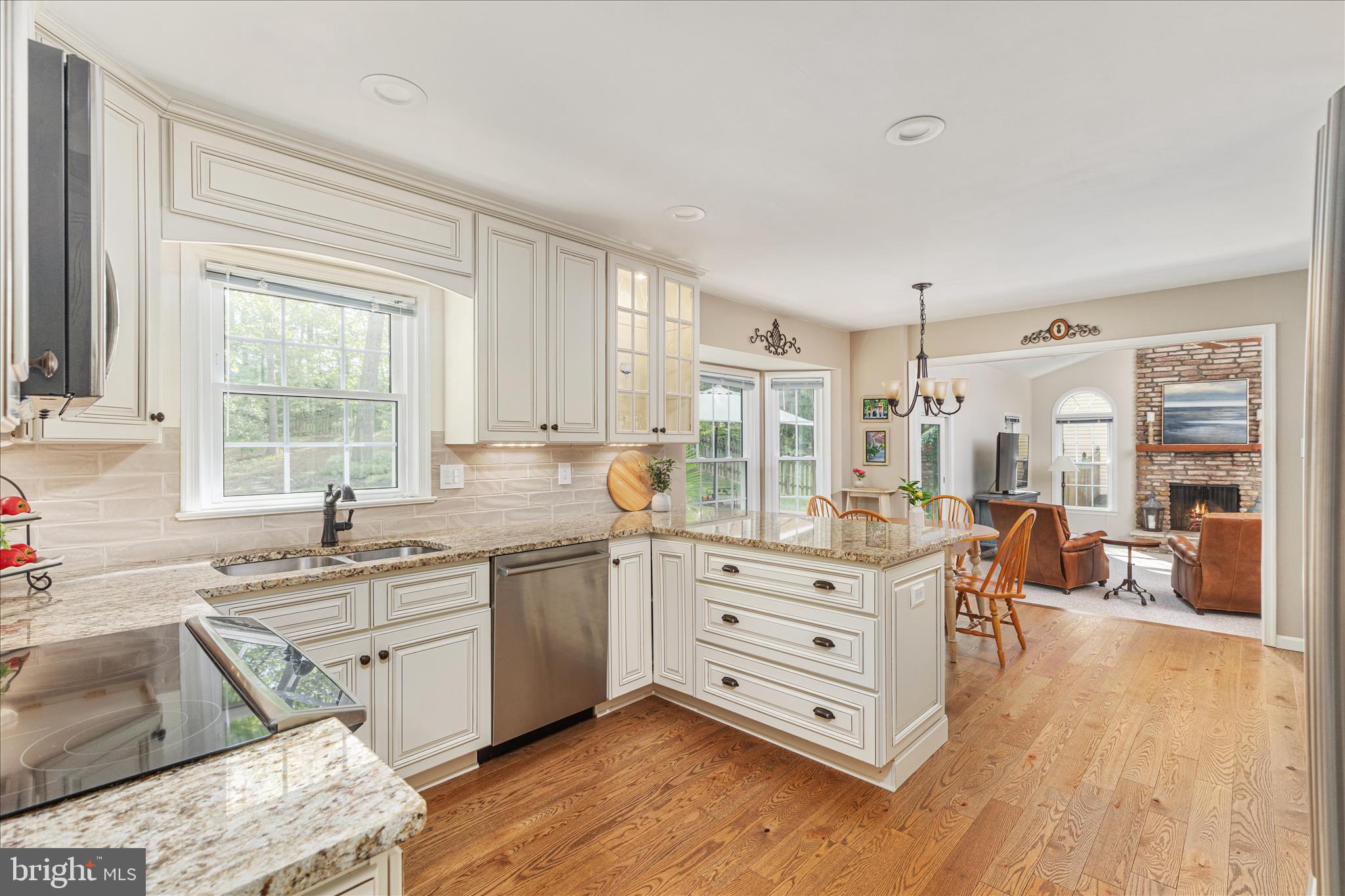 12852 VALLEYWOOD DRIVE