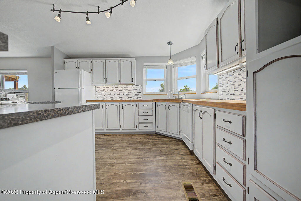 1240 5th Avenue South