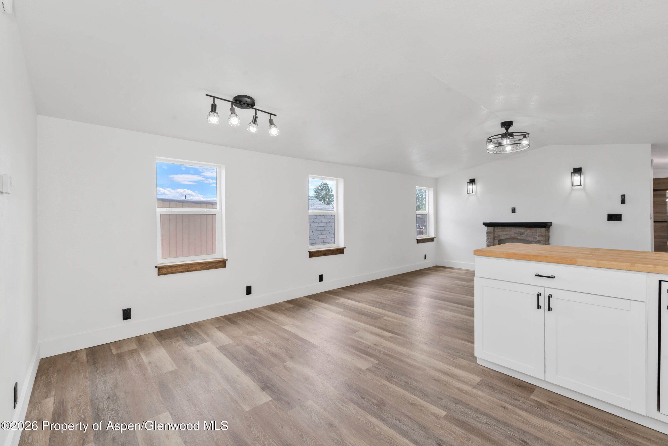 2210 W 3rd Street 11