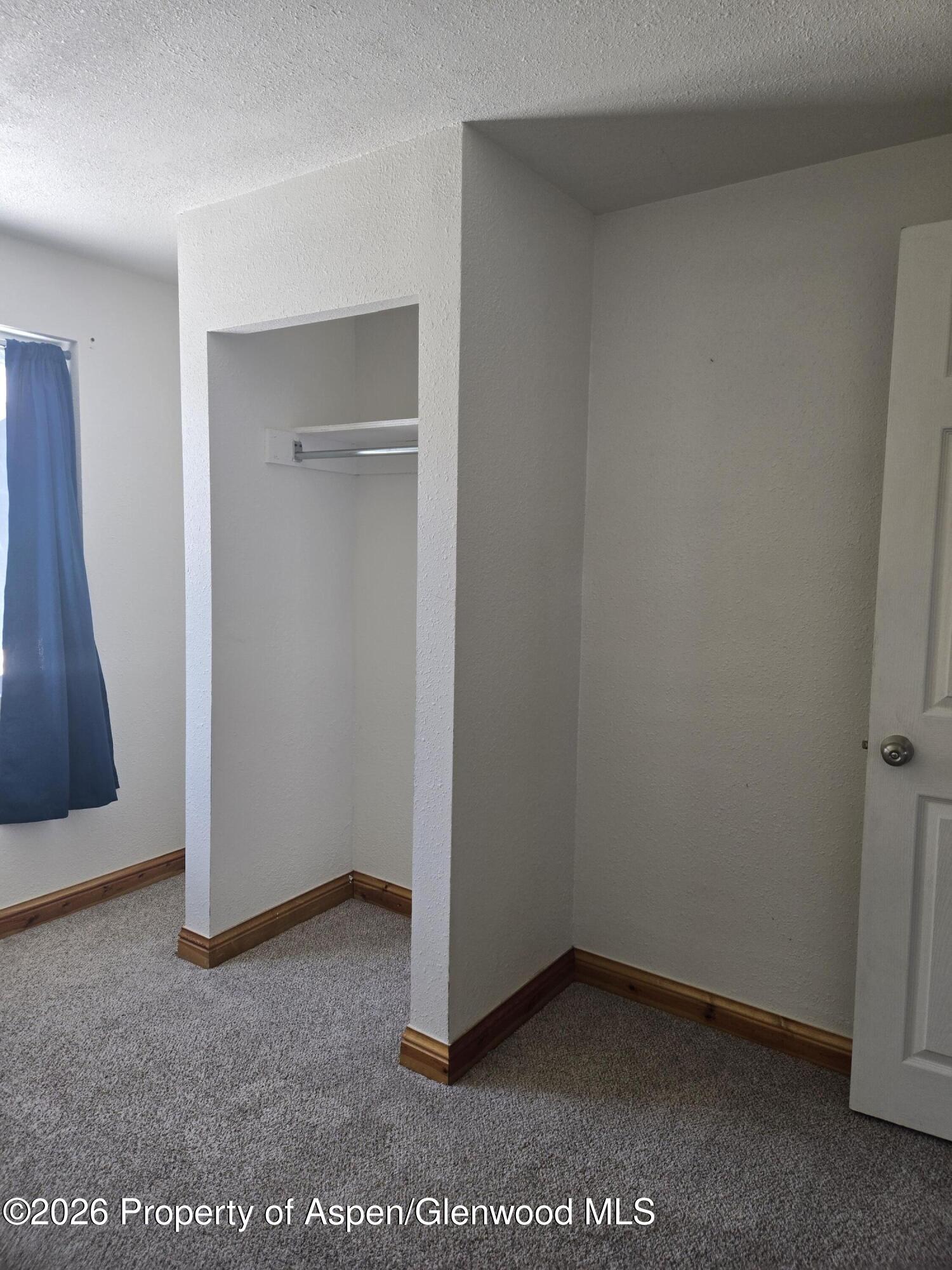 561 1/2 Barclay Street