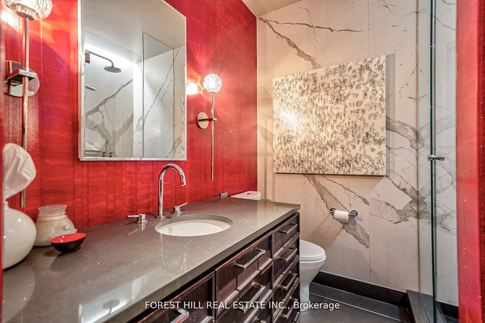 #706 - 377 Madison Avenue, Toronto Unit: 706