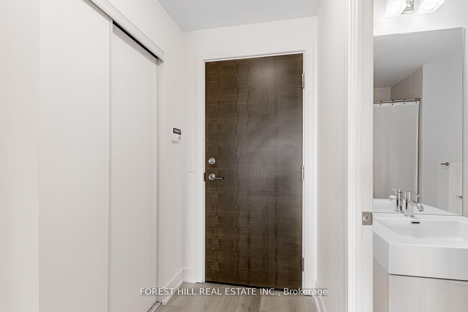 #LPH13 - 35 Brian Peck Crescent, Toronto Unit: LPH13