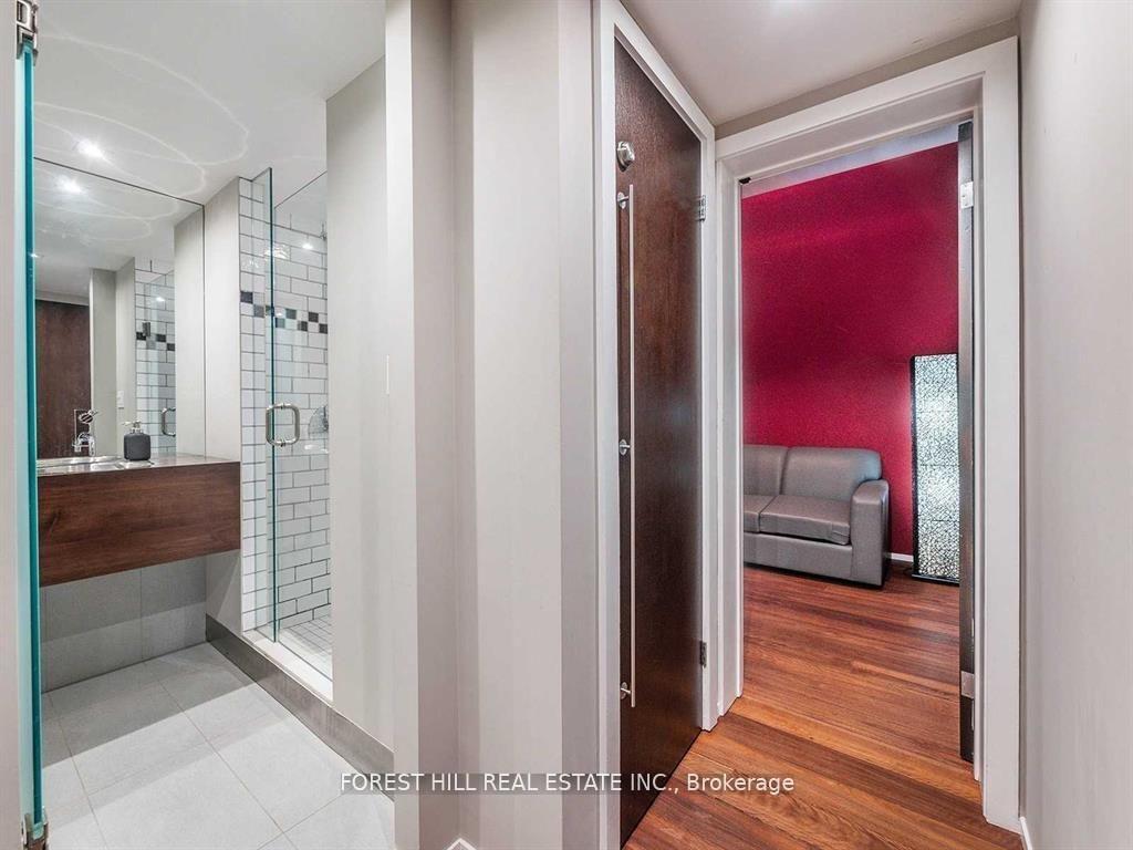 #PH7 - 8 Wellesley Street, Toronto Unit: PH7