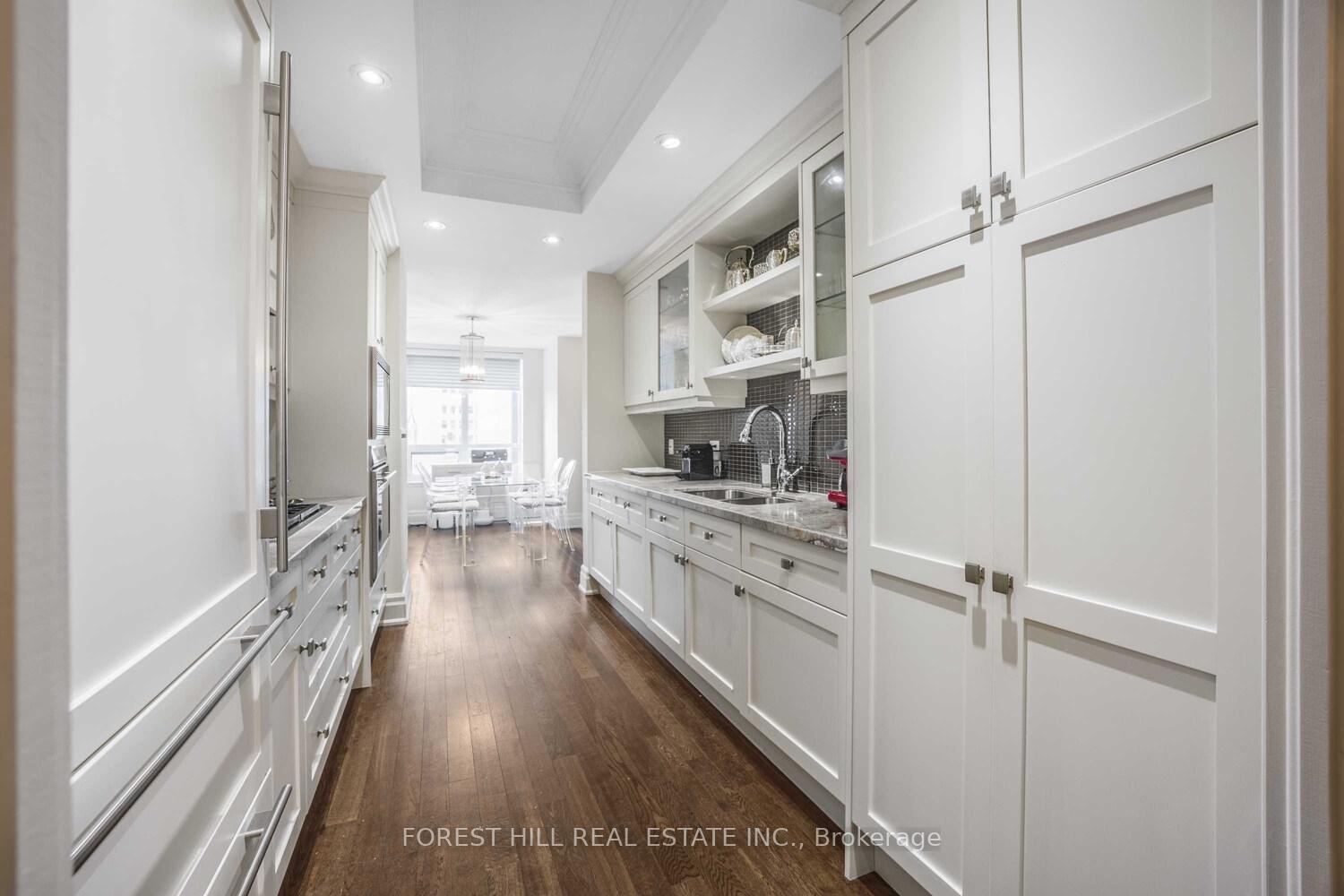 #802 - 155 St Clair Avenue, Toronto Unit: 802
