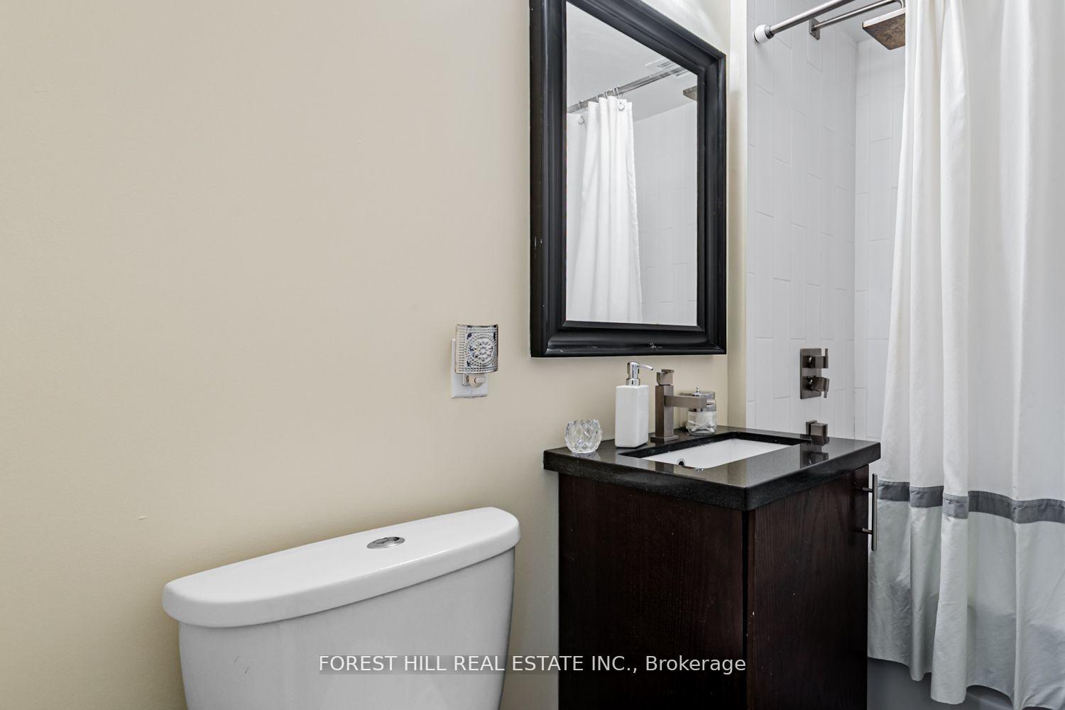 #208 - 2603 Bathurst Street, Toronto Unit: 208