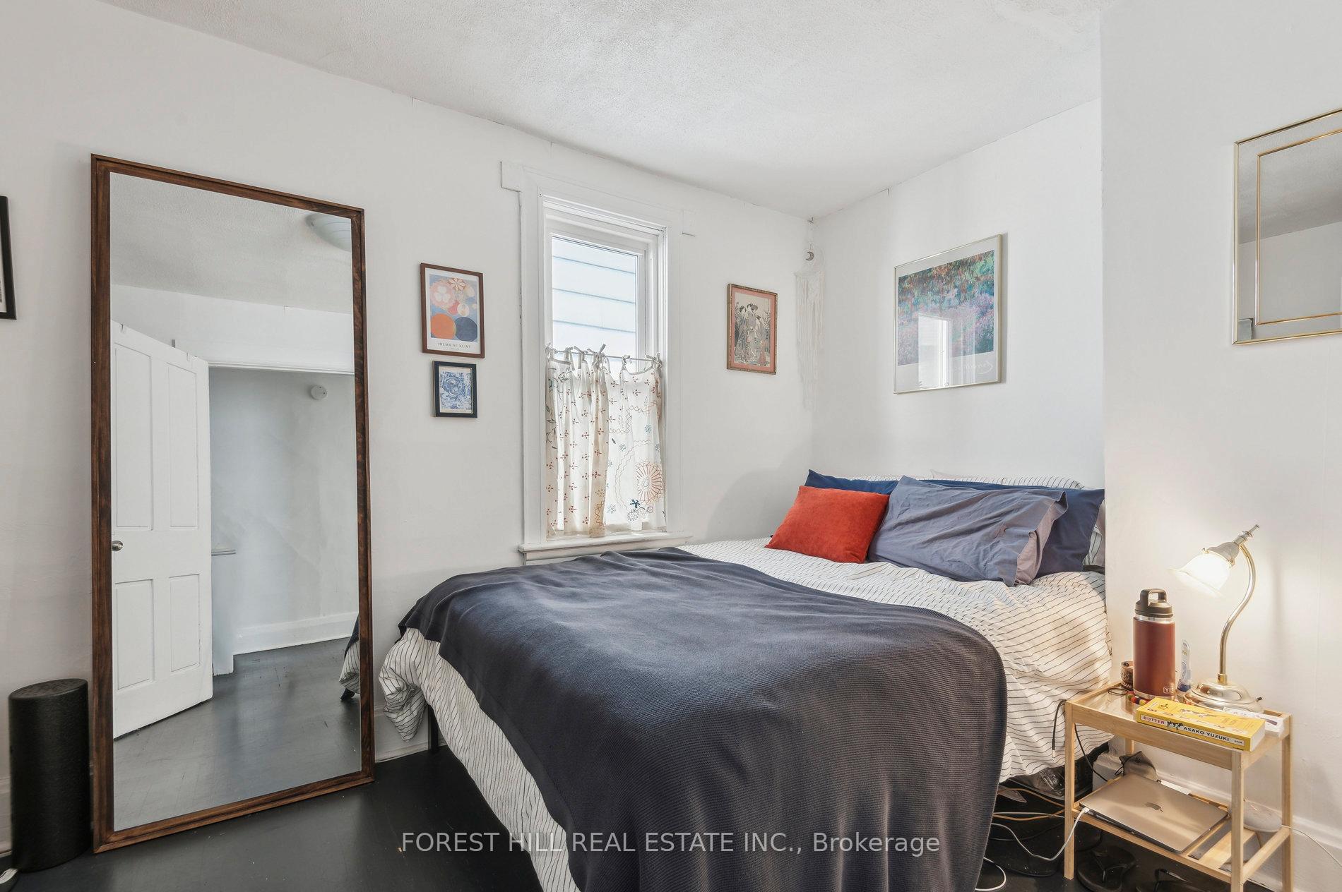 625 Crawford Street, Toronto