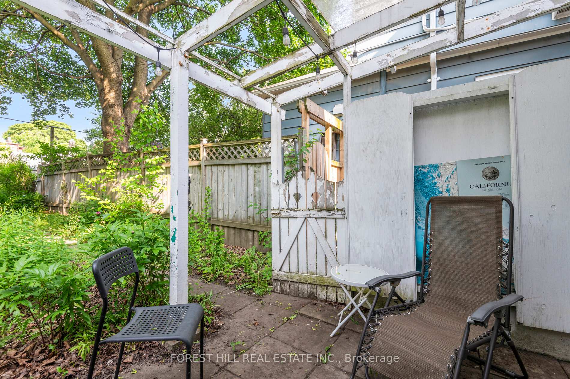625 Crawford Street, Toronto