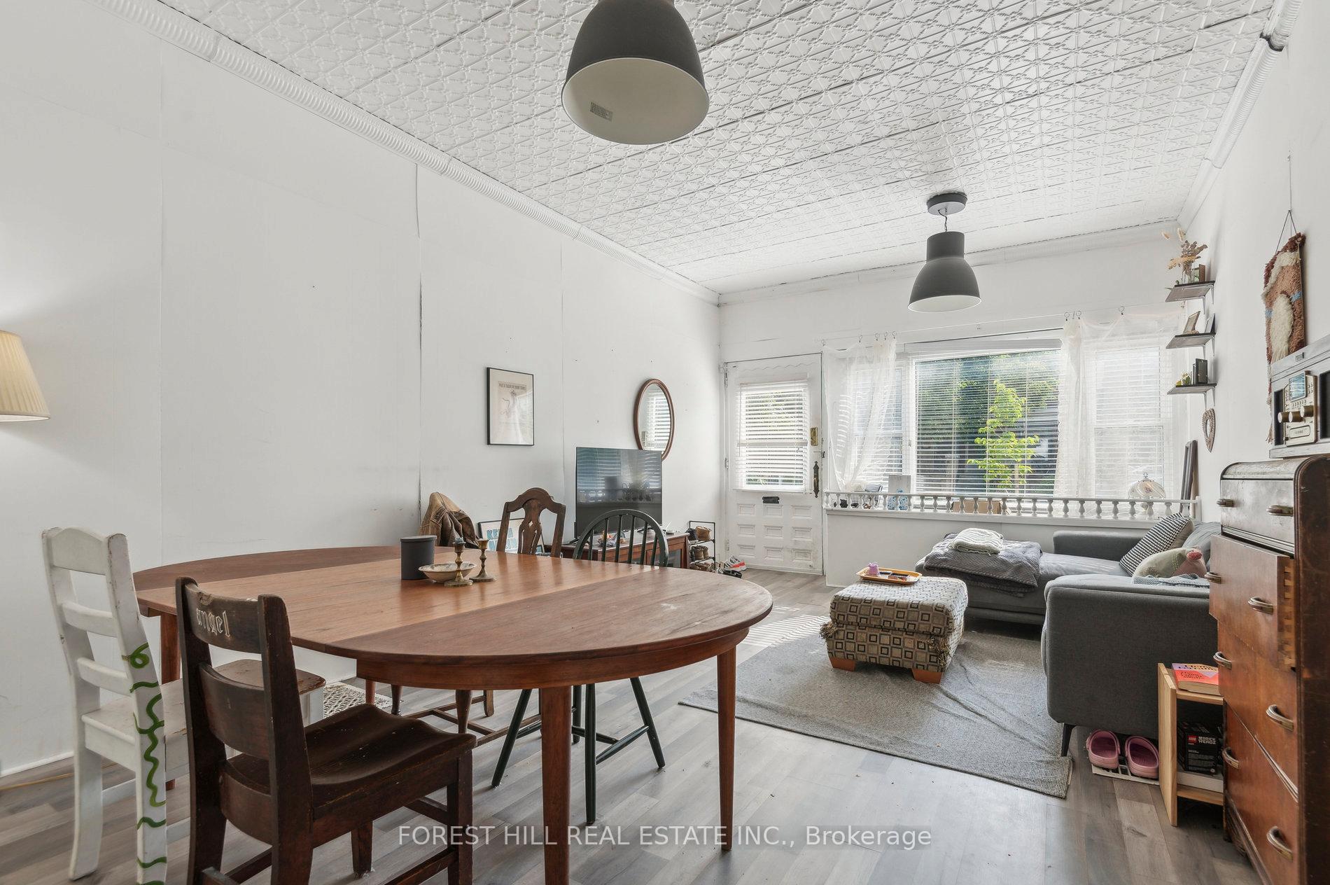 625 Crawford Street, Toronto