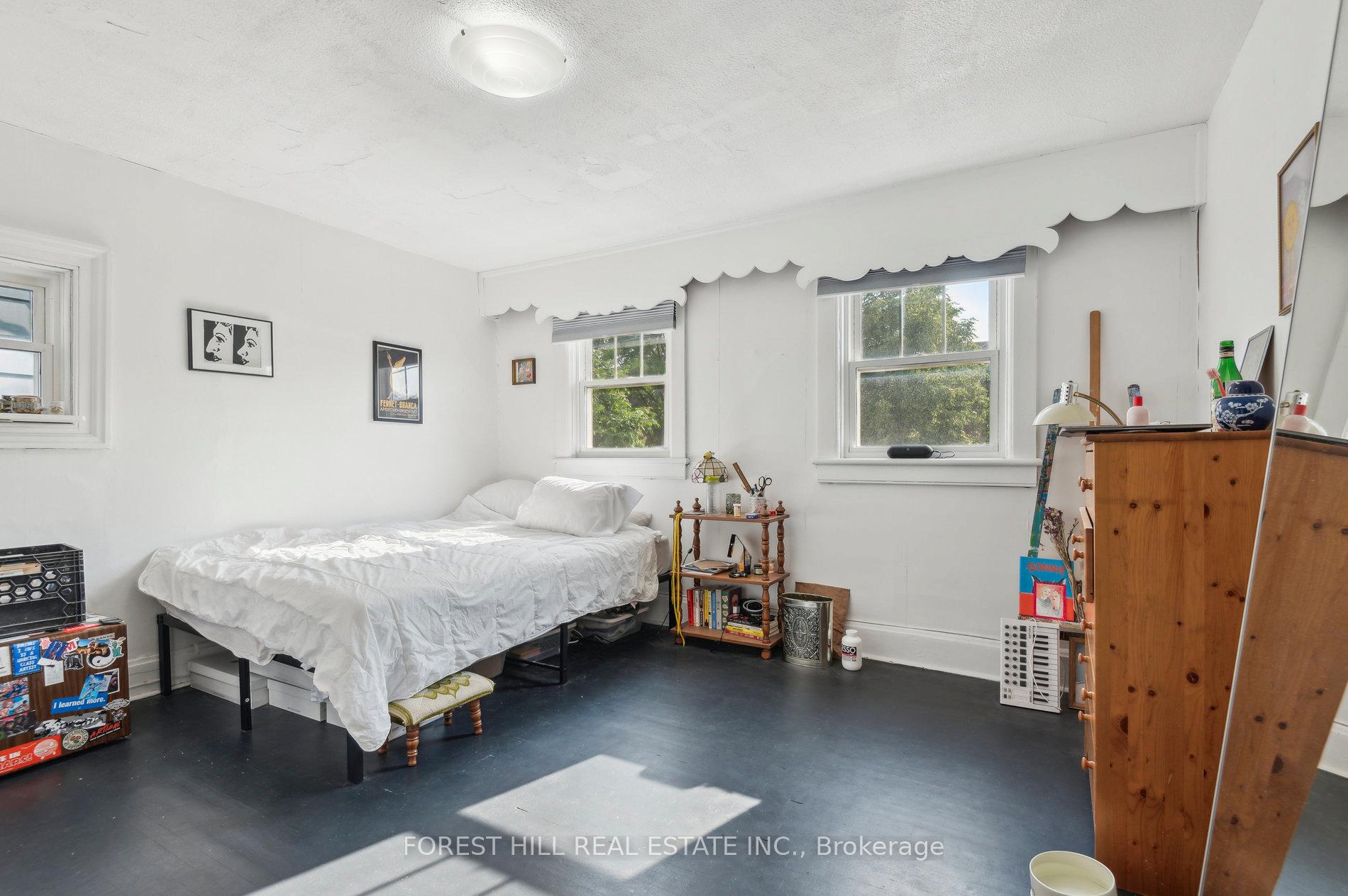 625 Crawford Street, Toronto