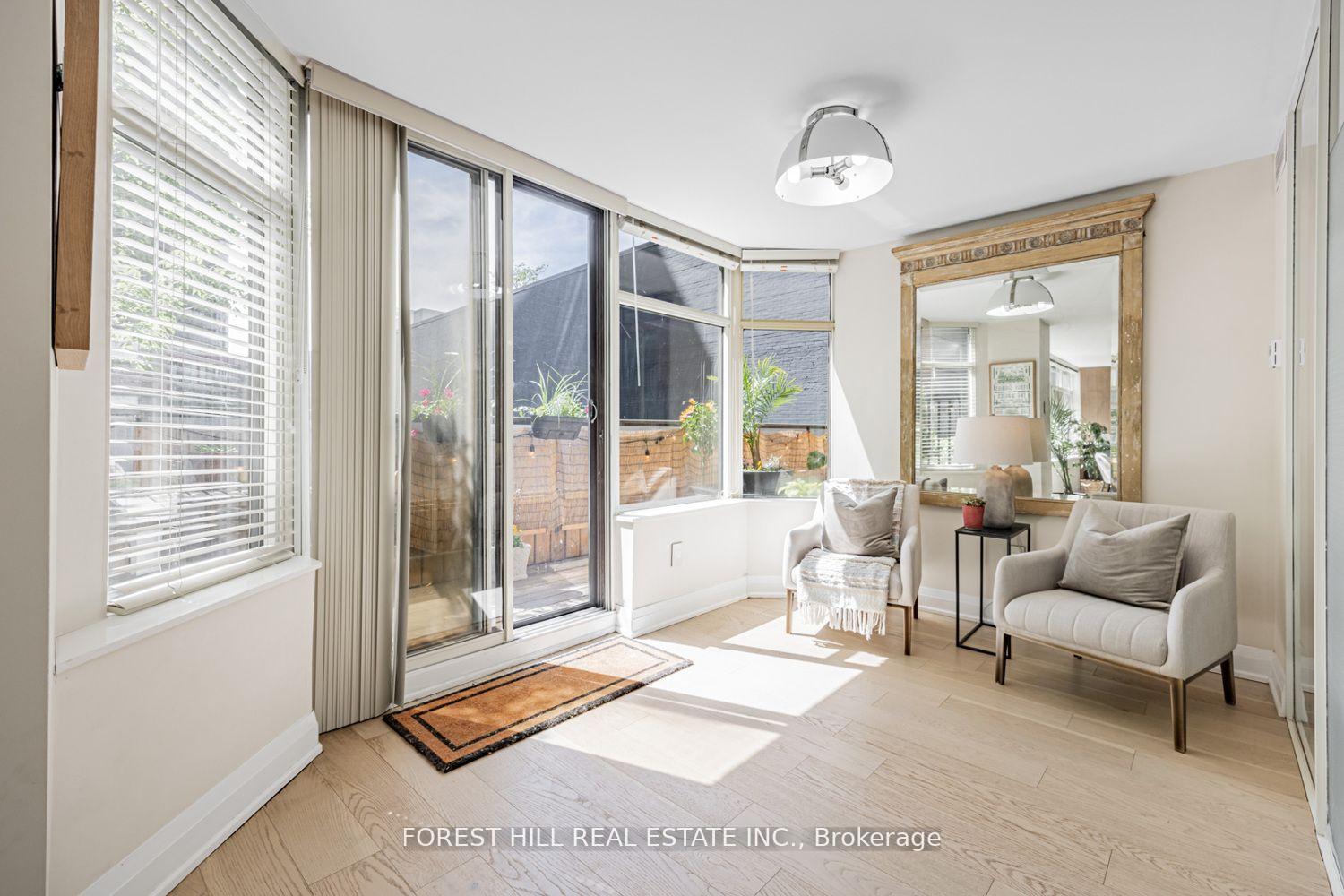 #201 - 900 Yonge Street, Toronto Unit: 201
