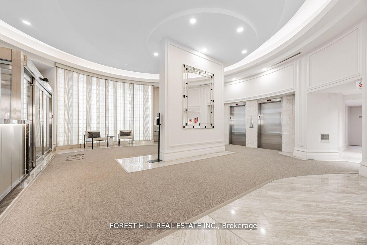 #201 - 900 Yonge Street, Toronto Unit: 201