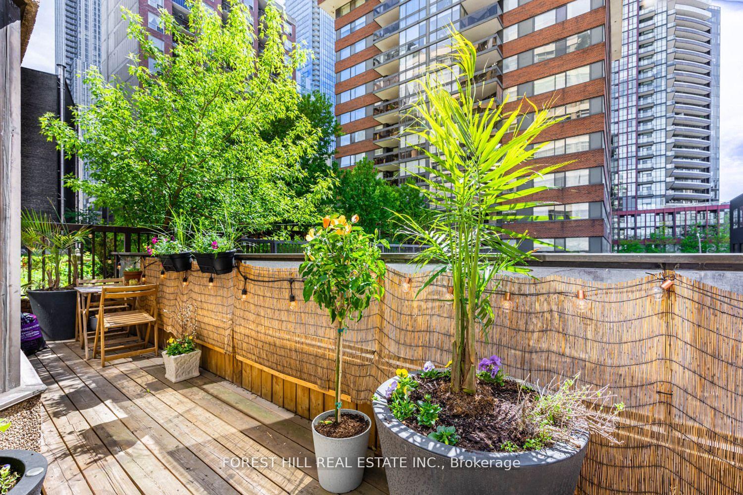 #201 - 900 Yonge Street, Toronto Unit: 201