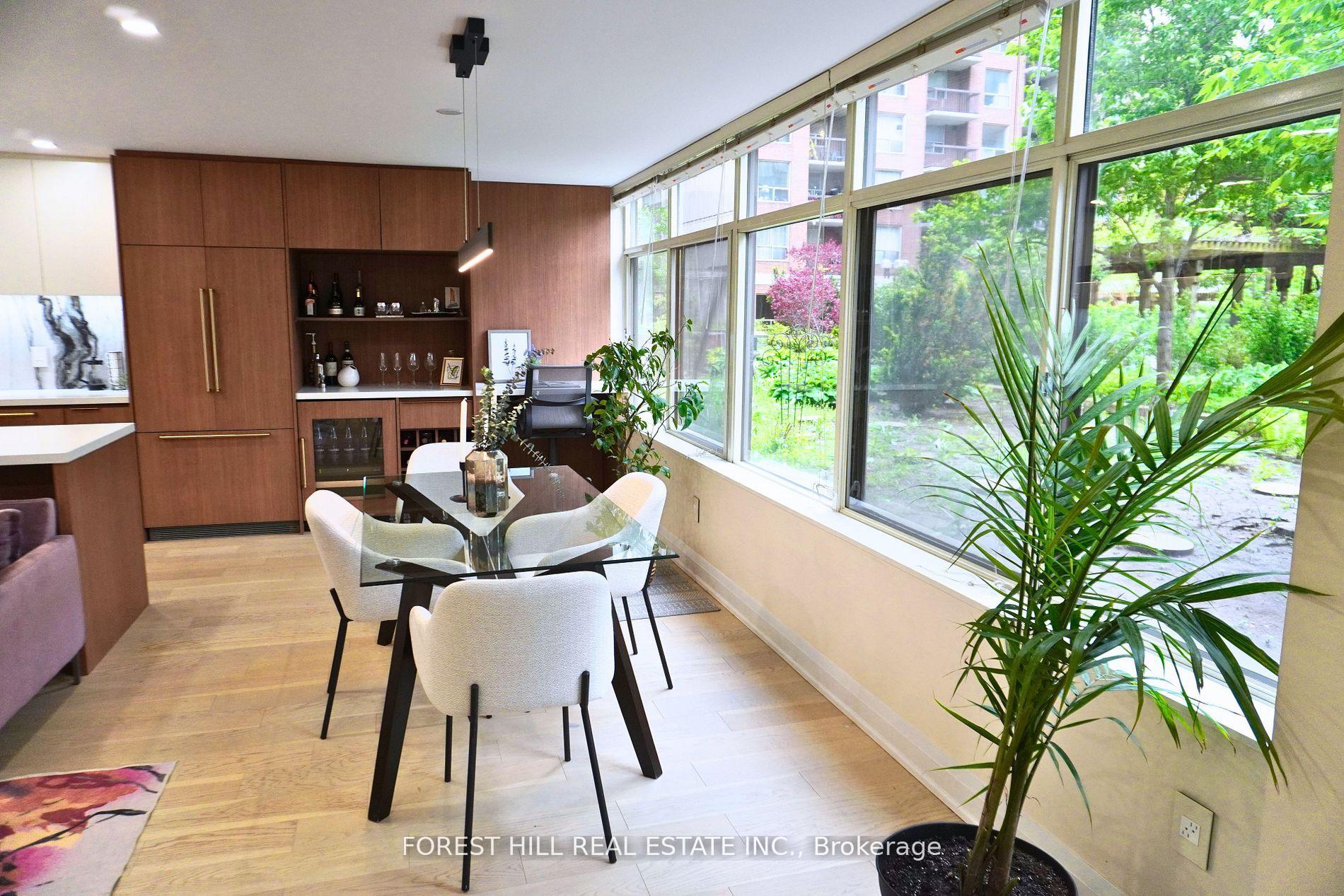 #201 - 900 Yonge Street, Toronto Unit: 201
