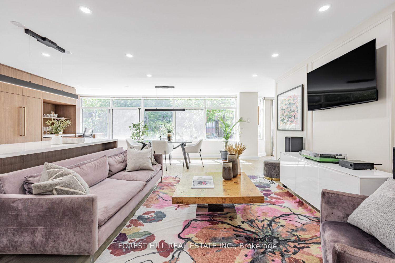 #201 - 900 Yonge Street, Toronto Unit: 201