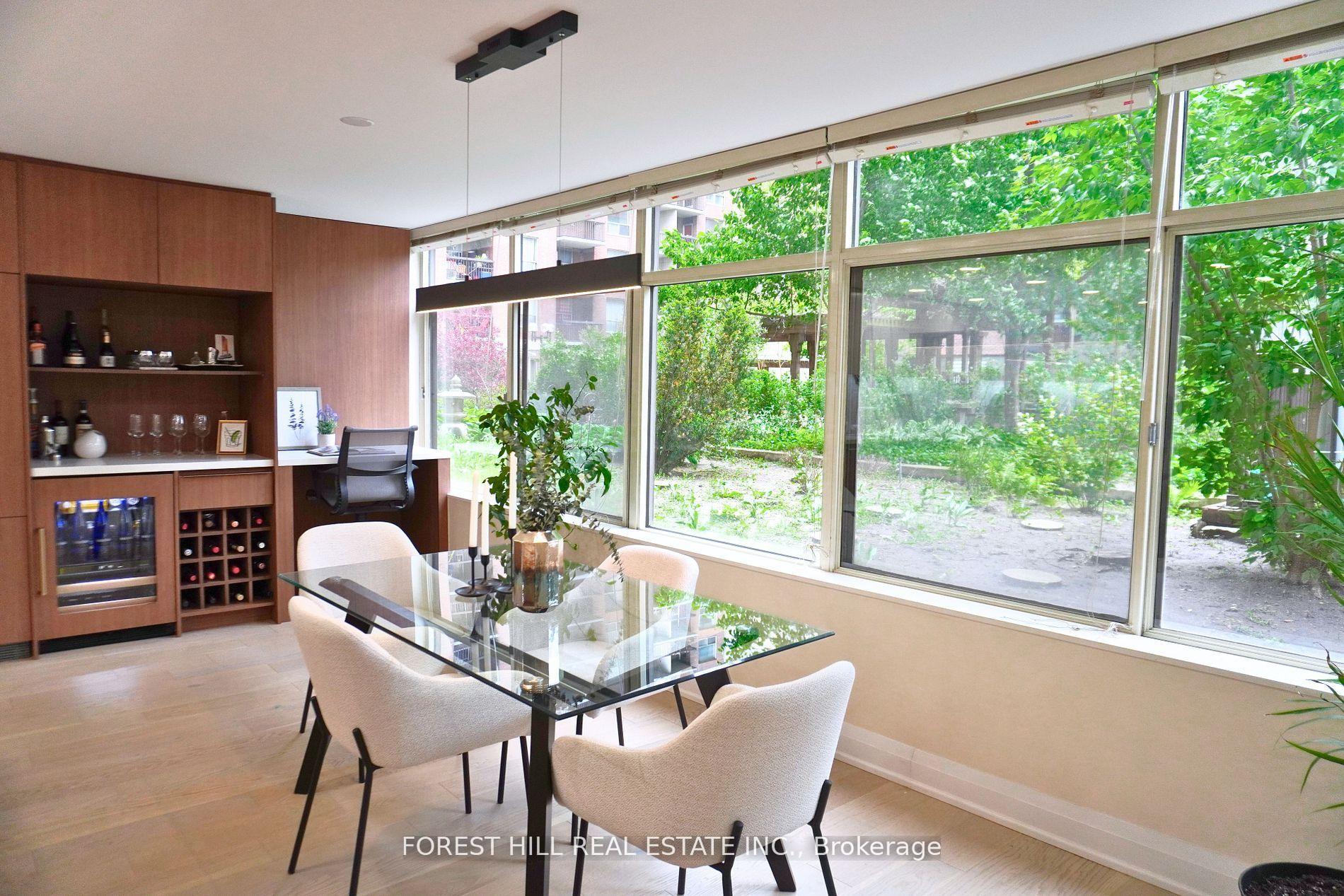 #201 - 900 Yonge Street, Toronto Unit: 201